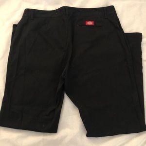 Dickies women’s pants black